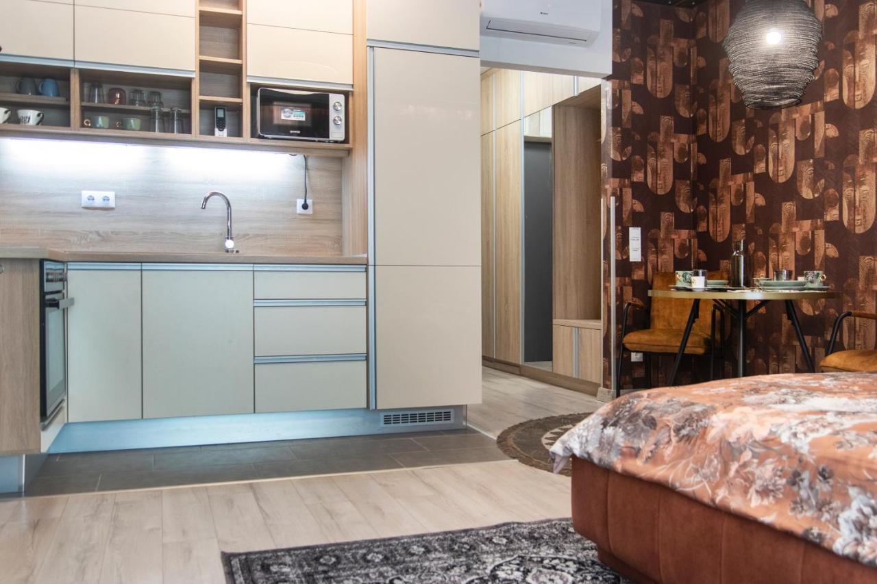 Grand Suites Corvin Budapest Exterior foto