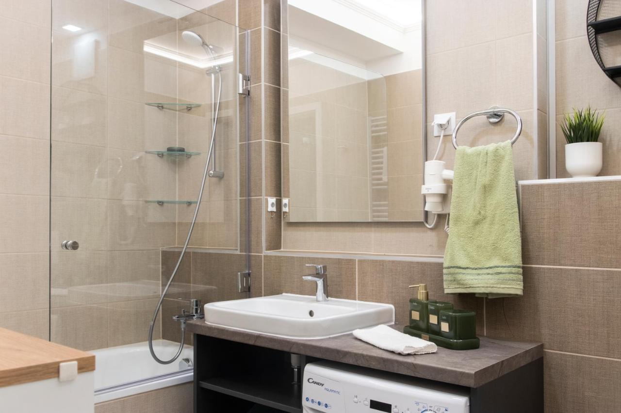 Grand Suites Corvin Budapest Exterior foto