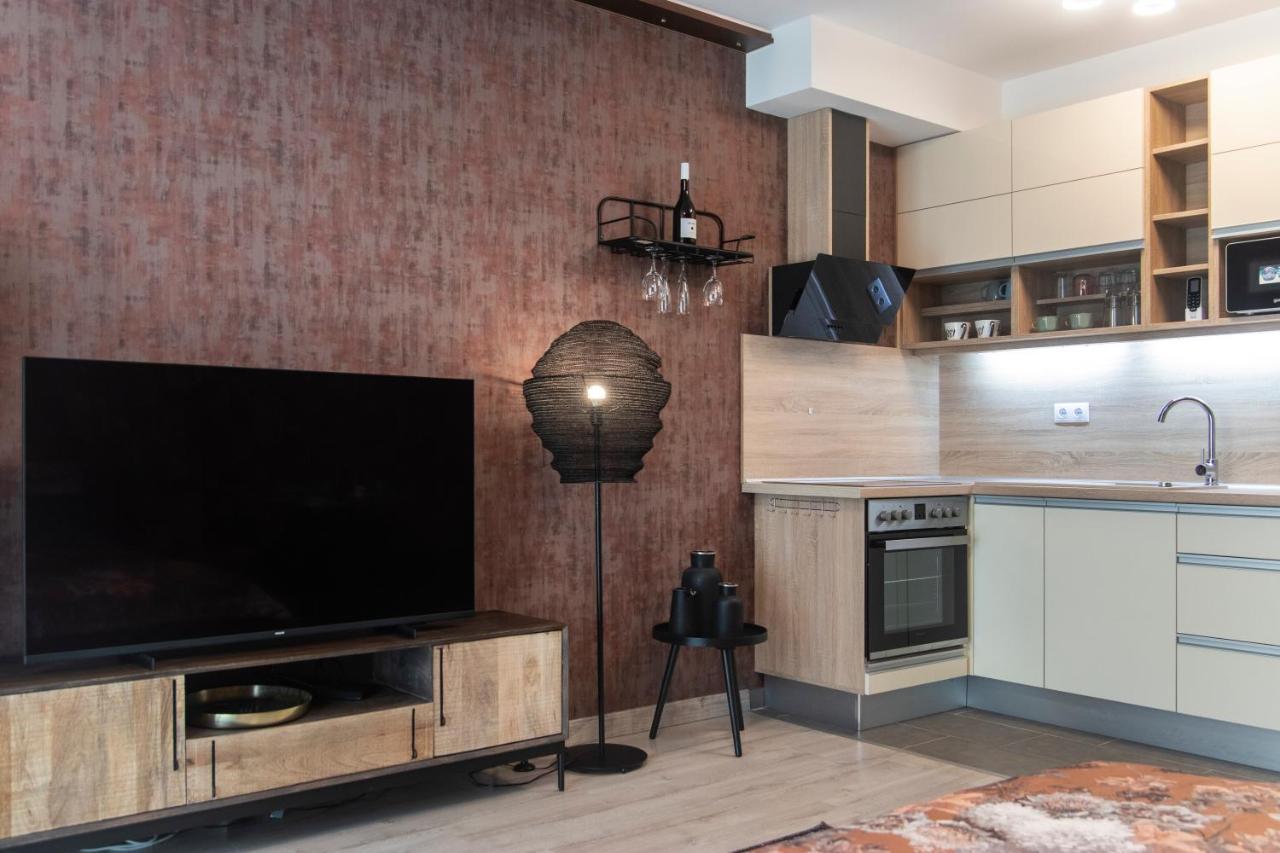 Grand Suites Corvin Budapest Exterior foto