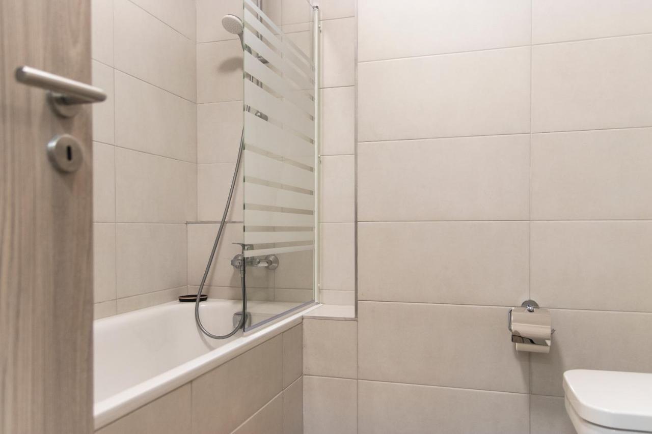 Grand Suites Corvin Budapest Exterior foto