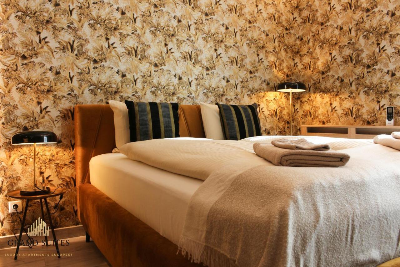 Grand Suites Corvin Budapest Exterior foto