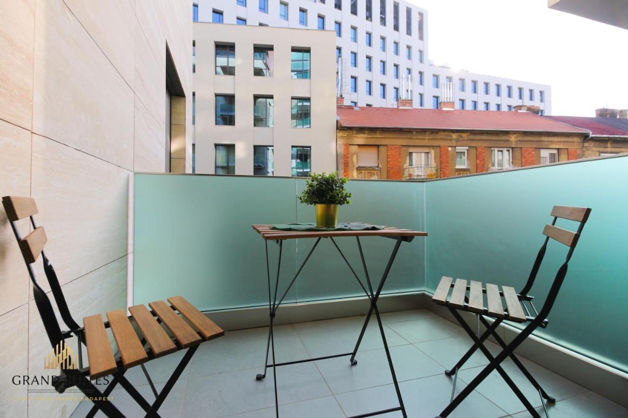 Grand Suites Corvin Budapest Exterior foto