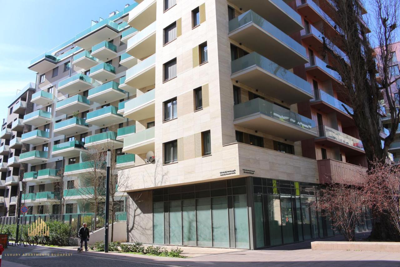 Grand Suites Corvin Budapest Exterior foto
