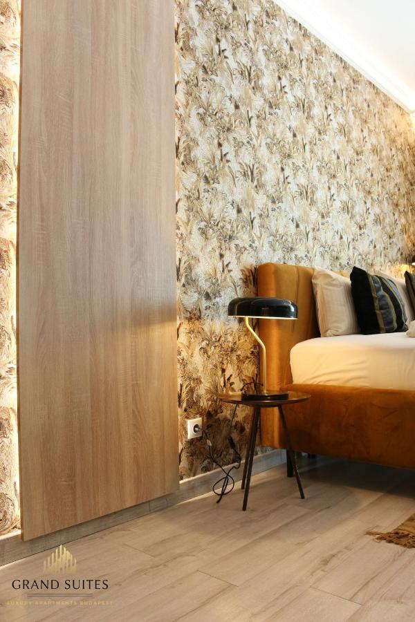 Grand Suites Corvin Budapest Exterior foto
